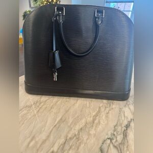 Louis Vuitton Gm Epi Leather Alma Bag